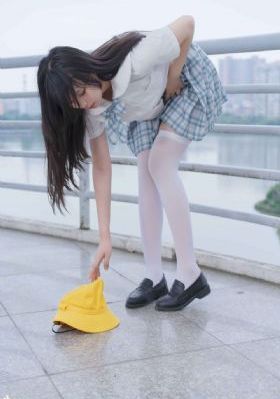 月半爱丽丝